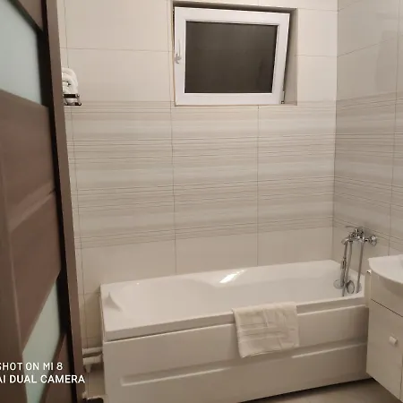 Privatunterkunft Casa Salomiea- Parcare Gratuita