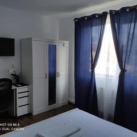 Privatunterkunft Casa Salomiea- Parcare Gratuita
